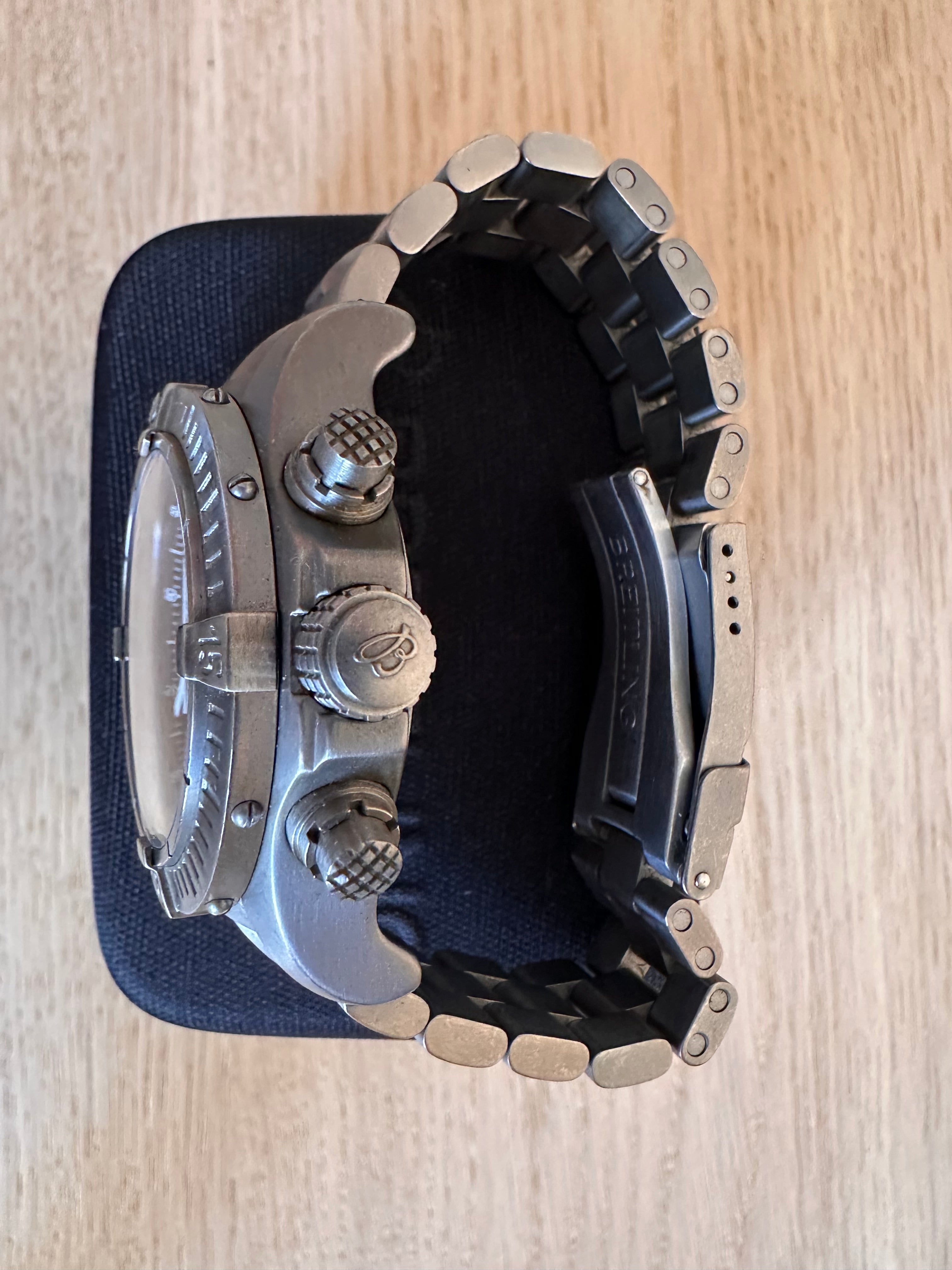 Breitling Avenger Titanium
